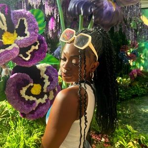 Meet your Posher, Nakhyla